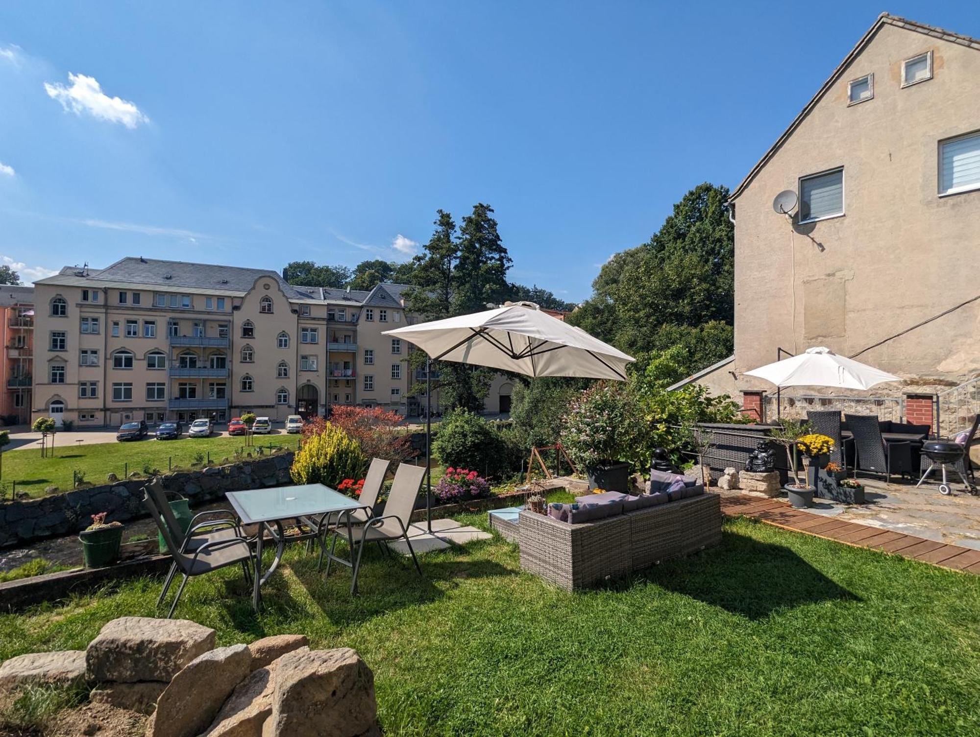 Famzi - Urlaubsmagie - Familienwohnung Mit Gemeinschaftsgarten, -Sauna & -Pool Sebnitz Exterior photo