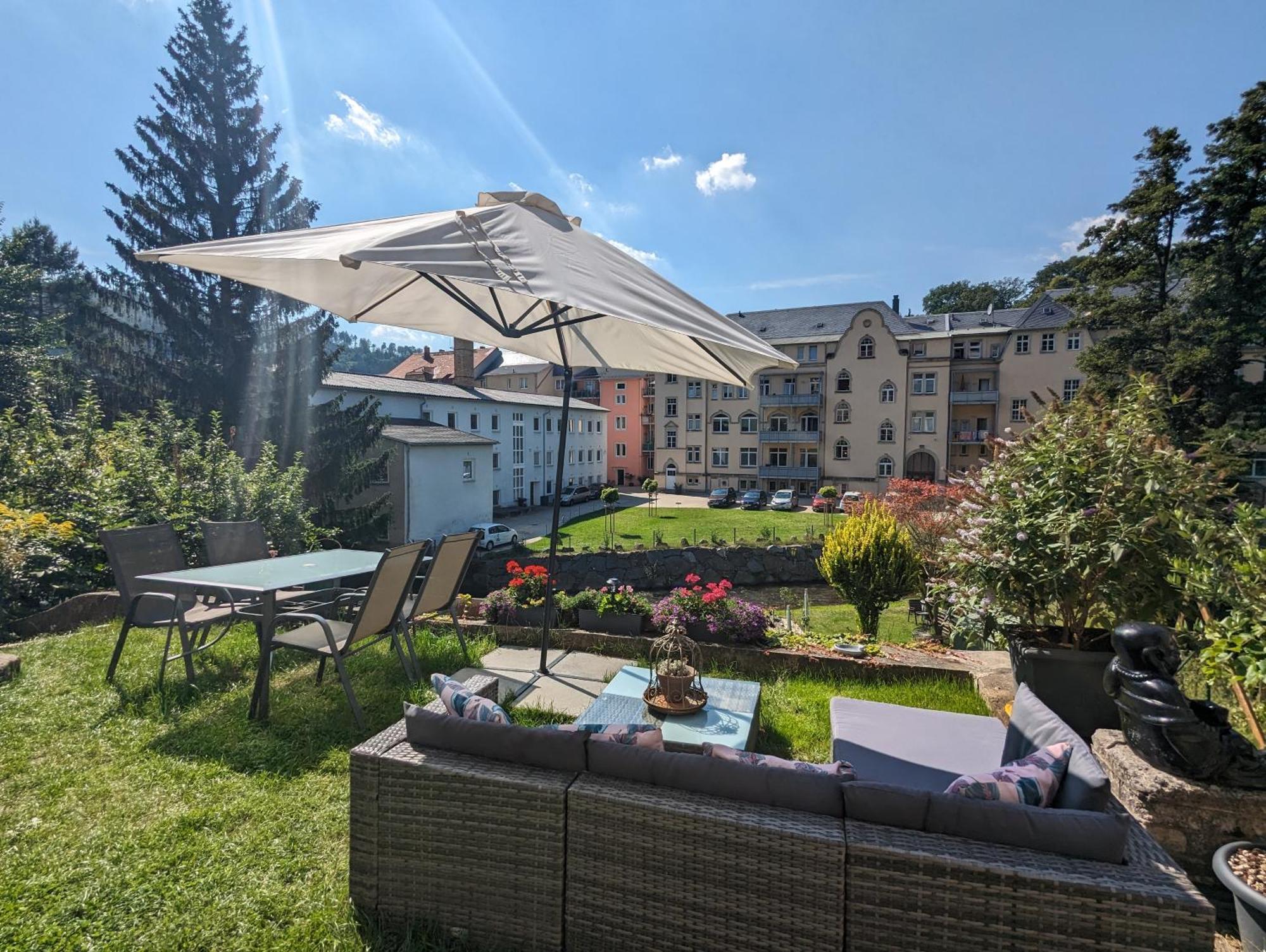 Famzi - Urlaubsmagie - Familienwohnung Mit Gemeinschaftsgarten, -Sauna & -Pool Sebnitz Exterior photo