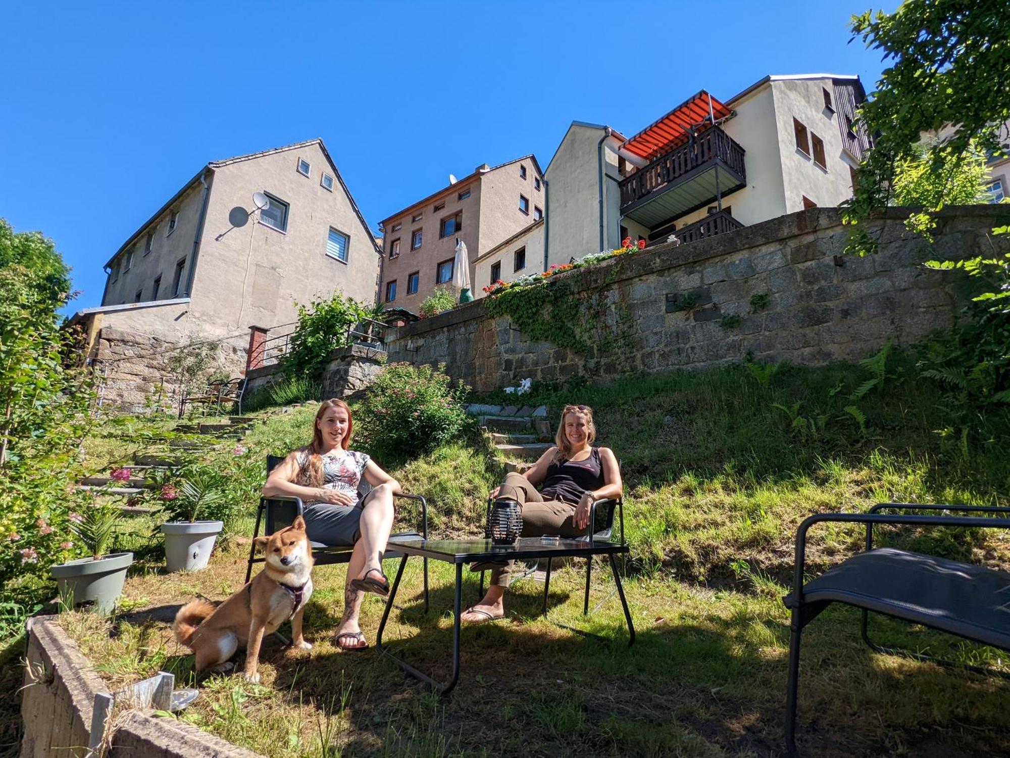 Famzi - Urlaubsmagie - Familienwohnung Mit Gemeinschaftsgarten, -Sauna & -Pool Sebnitz Exterior photo