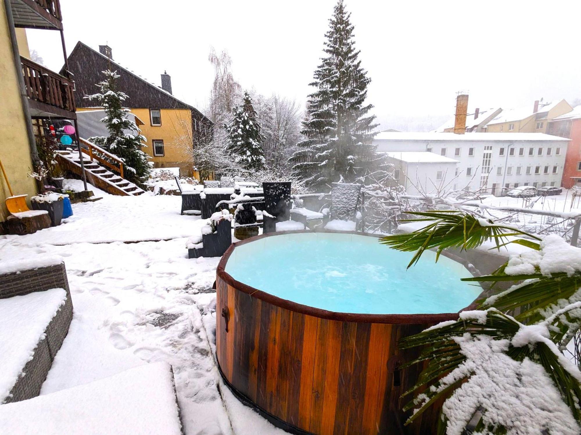 Famzi - Urlaubsmagie - Familienwohnung Mit Gemeinschaftsgarten, -Sauna & -Pool Sebnitz Exterior photo