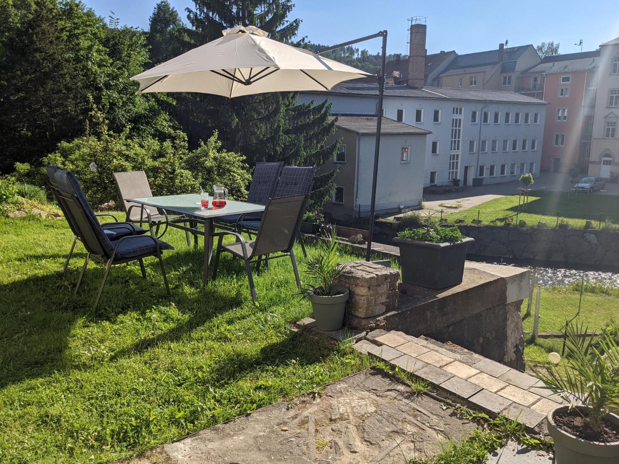 Famzi - Urlaubsmagie - Familienwohnung Mit Gemeinschaftsgarten, -Sauna & -Pool Sebnitz Exterior photo